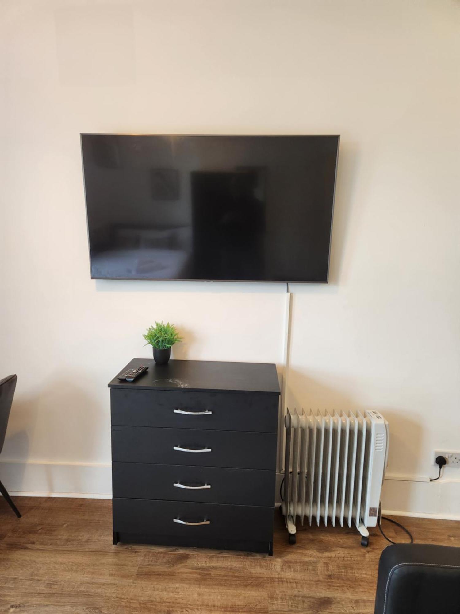 Immaculate 1-Bedroom In Greenhithe Eksteriør billede